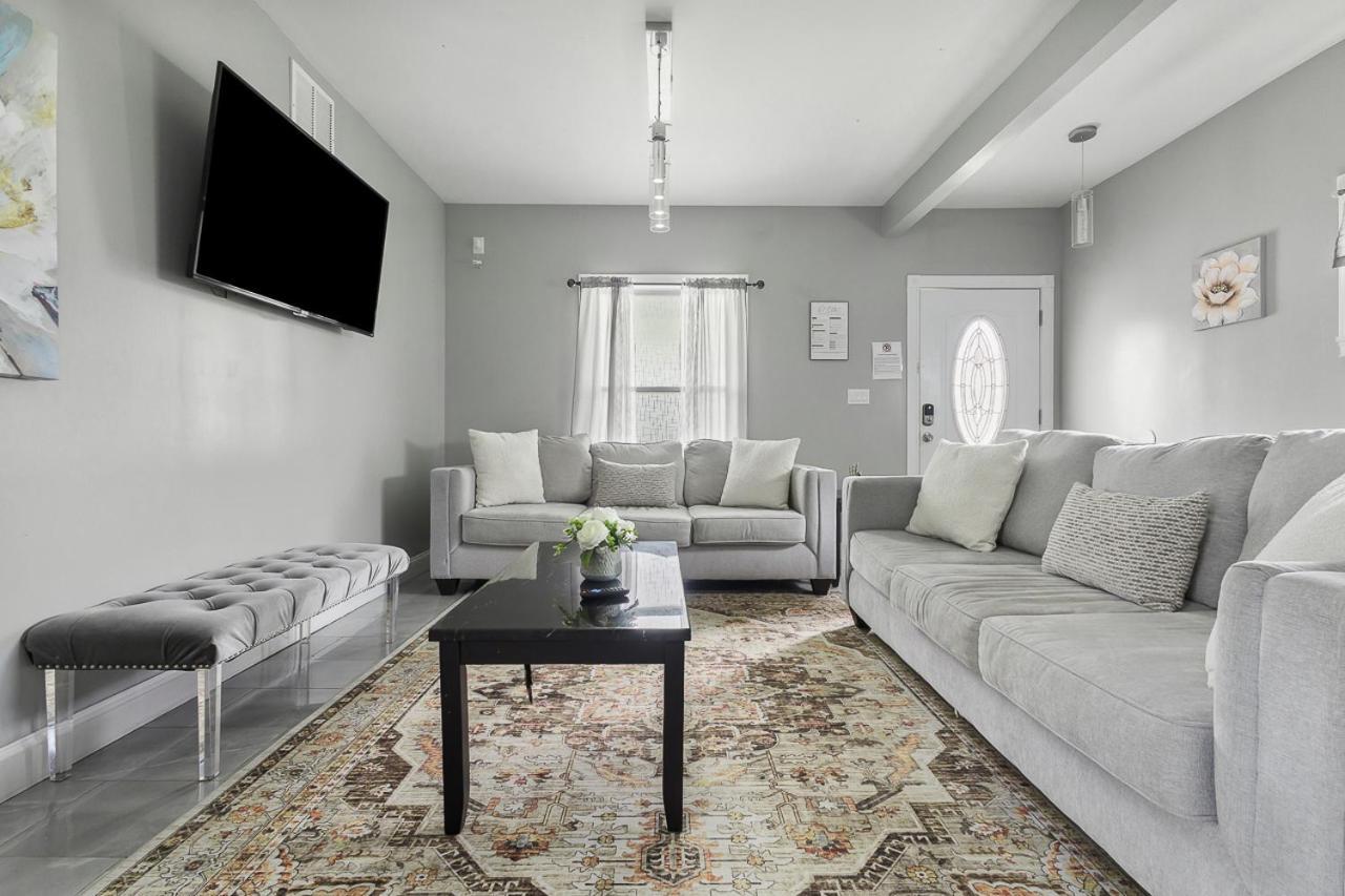 Holiday home Lovely 4br Near The Falls And Casino Niagara Falls